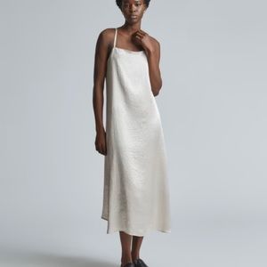 Everlane Charmeuse  Dress 💚